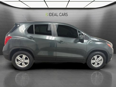 Used 2019 Chevrolet Trax LS w/ Tint and Cruise Package FWD image 4