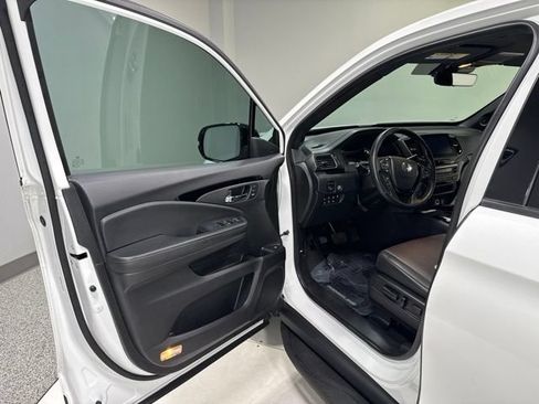 Used 2023 Honda Ridgeline Black Edition image 11