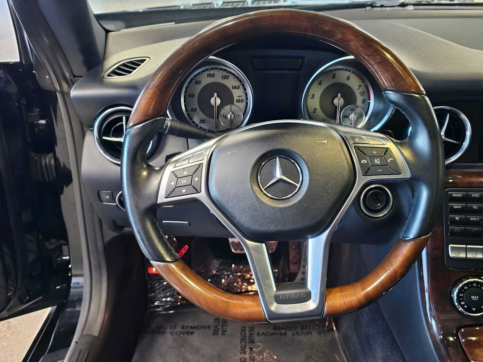 Used 2012 Mercedes-Benz SLK 350 image 17
