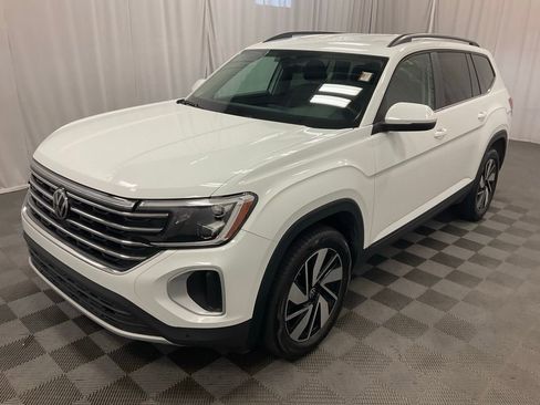 Used 2025 Volkswagen Atlas SE image 10