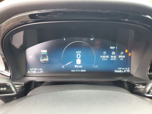 Certified 2023 Lincoln Corsair Standard w/ Towing Package image 15