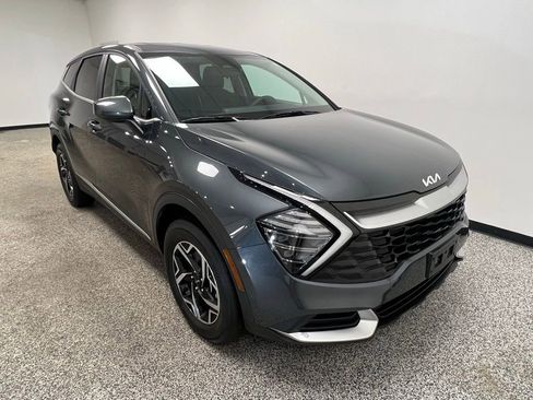 Used 2024 Kia Sportage LX image 17