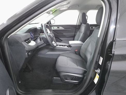 Used 2025 Ford Explorer Active image 9