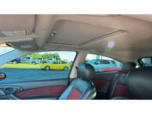 Used 2004 Ford Focus SVT image 15