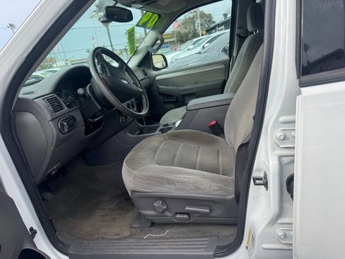 Used 2004 Ford Explorer Sport XLT image 9