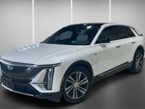 Used 2024 Cadillac Lyriq Luxury RWD image 8