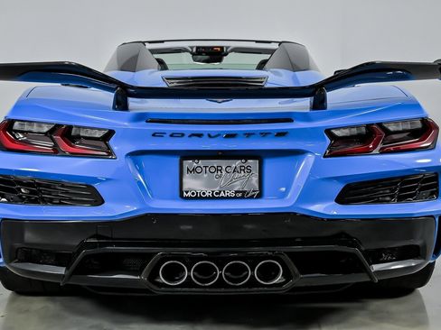 Used 2024 Chevrolet Corvette Z06 w/ Z07 Performance Package RWD image 11