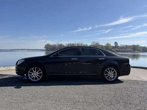Used 2010 Chevrolet Malibu LTZ FWD image 4