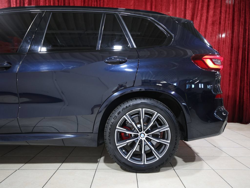 Used 2021 BMW X5 xDrive40i w/ M Sport Package AWD/4WD image 6