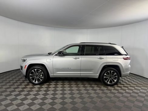 Used 2023 Jeep Grand Cherokee Overland AWD/4WD image 10