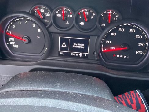 Used 2026 Chevrolet Silverado 1500 Custom RWD image 10
