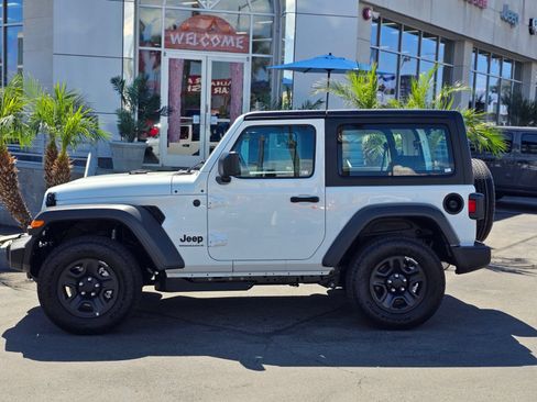Used 2026 Jeep Wrangler Sport AWD/4WD image 5