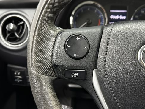 Used 2019 Toyota Corolla LE image 16