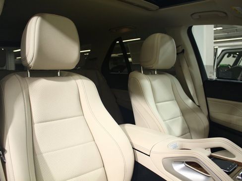 Used 2025 Mercedes-Benz GLE 350 4MATIC image 25