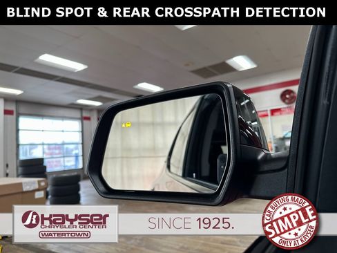 Used 2023 GMC Acadia SLE w/ Driver Convenience Package image 8