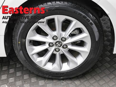 Used 2022 Toyota Corolla LE w/ LE Convenience Package FWD image 8
