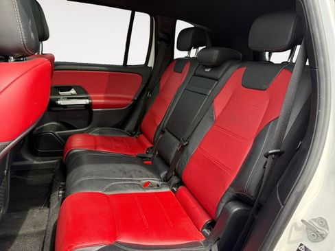Used 2021 Mercedes-Benz GLB 250 image 13