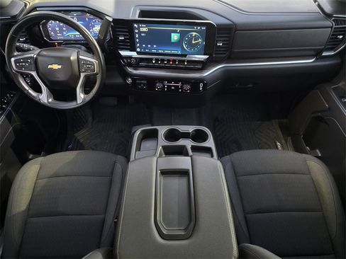 Used 2024 Chevrolet Silverado 2500 LT image 20