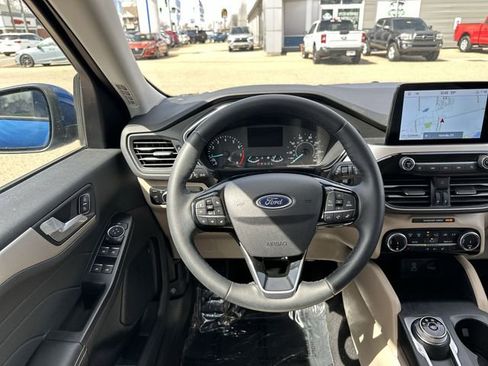 Used 2022 Ford Escape SEL image 13