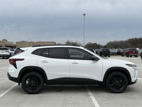 New 2026 Chevrolet Trax ACTIV w/ Driver Confidence Package image 3