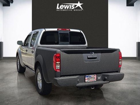 Used 2019 Nissan Frontier SV RWD image 3