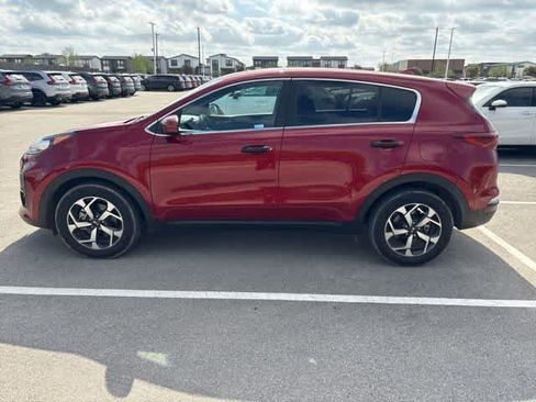 Used 2020 Kia Sportage LX image 2