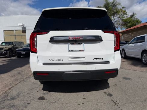 Used 2024 GMC Yukon XL AT4 w/ AT4 Premium Plus Package AWD/4WD image 15