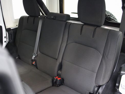 Used 2023 Jeep Wrangler Unlimited image 18