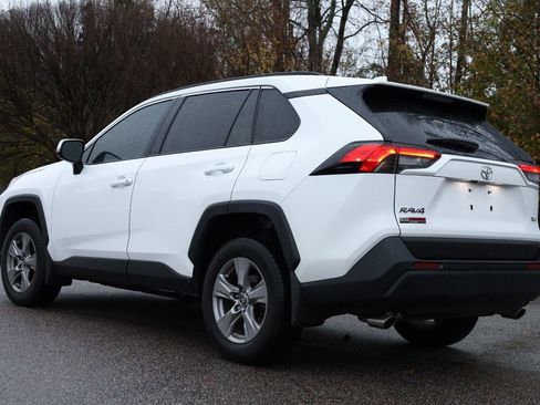 Used 2025 Toyota RAV4 XLE image 4