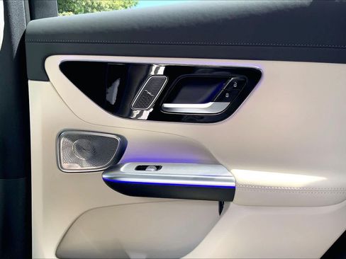 New 2027 Mercedes-Benz GLC 300 4MATIC image 23