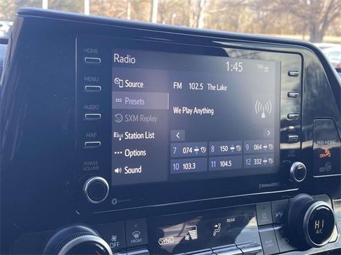 Used 2020 Toyota Highlander L image 25