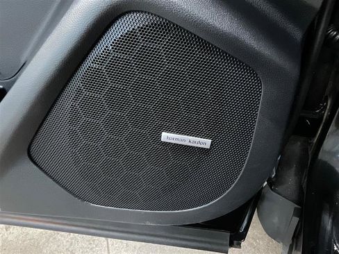 Used 2019 Subaru Ascent Limited image 20