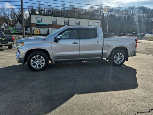 Used 2022 Chevrolet Silverado 1500 LTZ image 12