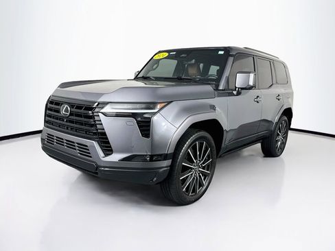 Used 2024 Lexus GX 550 w/ Accessory Package (Z1) AWD/4WD image 3
