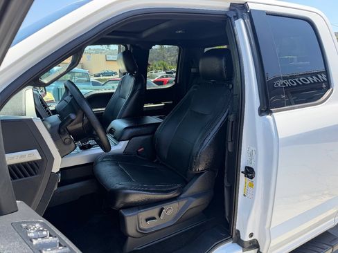 Used 2015 Ford F150 Lariat w/ Equipment Group 502A Luxury AWD/4WD image 13