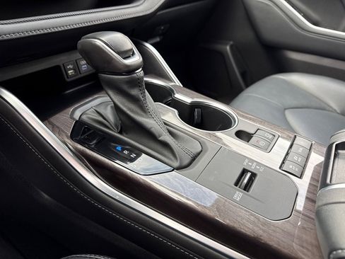 Used 2022 Toyota Highlander Platinum image 35