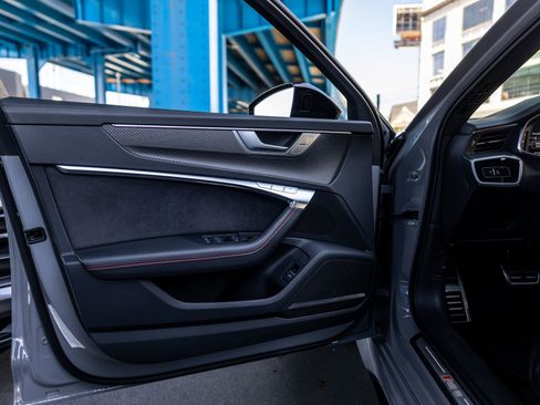 Used 2023 Audi RS 6 AWD/4WD image 36