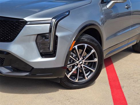 Certified 2025 Cadillac XT4 Sport FWD image 7