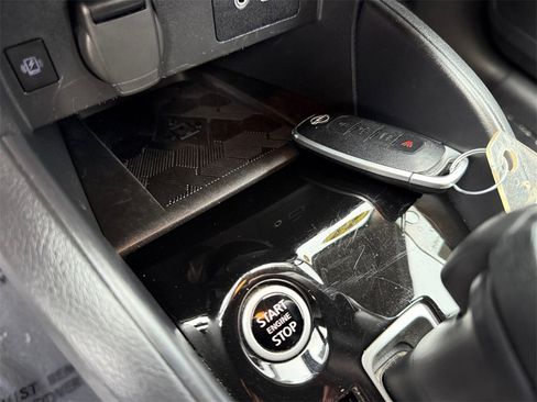 Certified 2023 Nissan Versa SV image 29