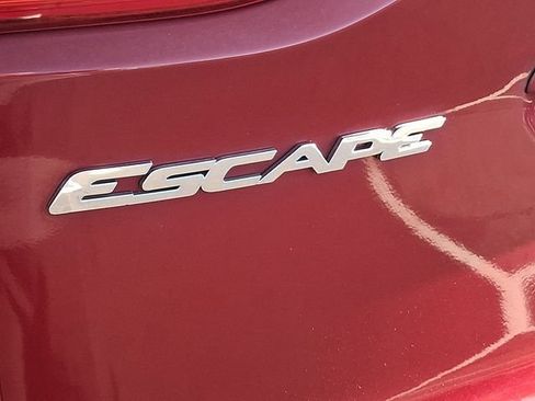 Used 2014 Ford Escape SE AWD/4WD image 35