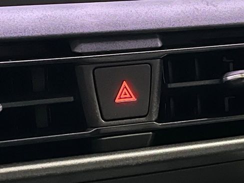 New 2026 Volkswagen Tiguan SE image 11