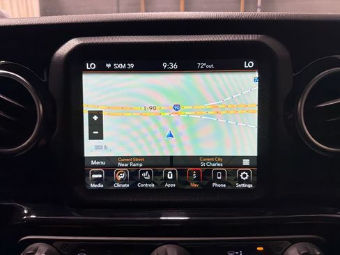 Used 2022 Jeep Wrangler Unlimited Sahara w/ Cold Weather Group AWD/4WD image 8