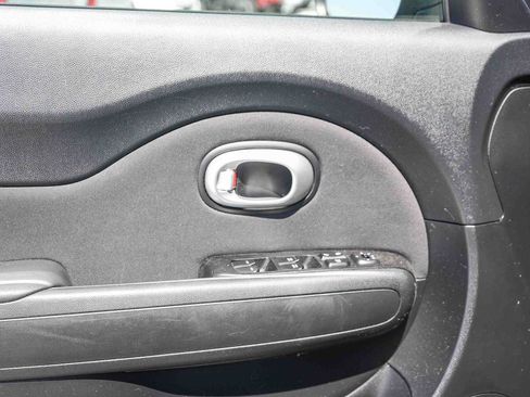 Used 2014 Kia Soul FWD image 16