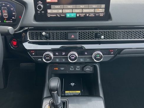 Certified 2023 Honda Civic Touring image 18