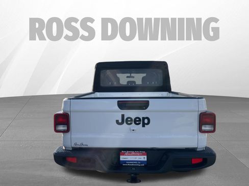 Used 2022 Jeep Gladiator Sport image 4