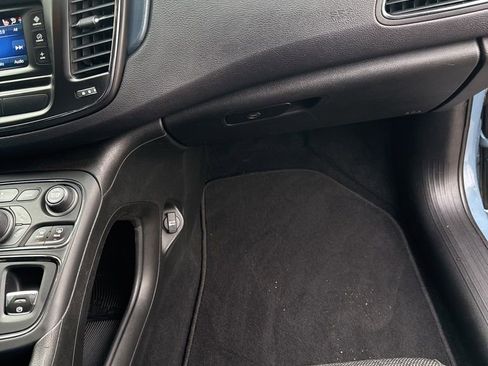 Used 2015 Chrysler 200 S w/ Comfort Group image 23