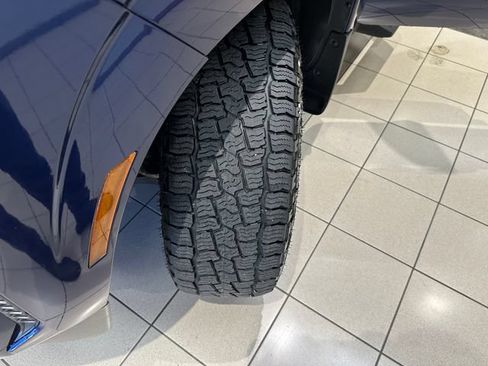 Used 2022 Nissan Frontier SV w/ SV Premium Package AWD/4WD image 29