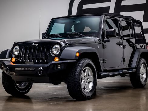 Used 2016 Jeep Wrangler Unlimited Sport w/ Quick Order Package 24S AWD/4WD image 32