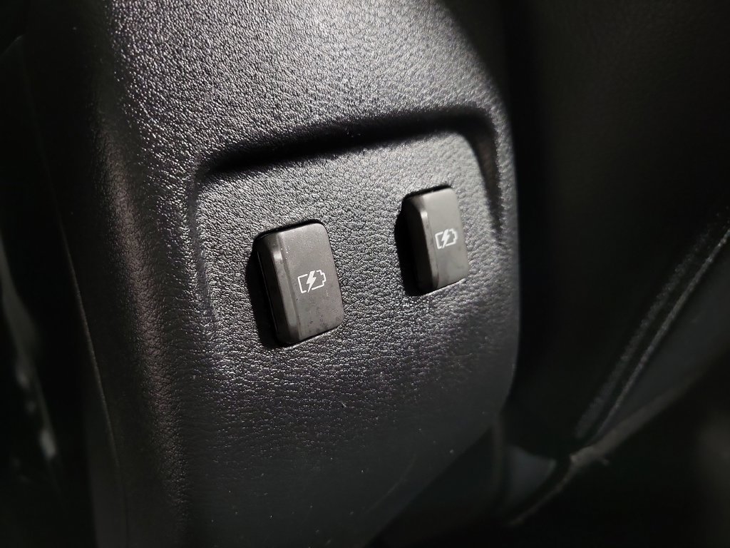 Used 2023 Nissan Kicks SR w/ SR Premium Package FWD image 31