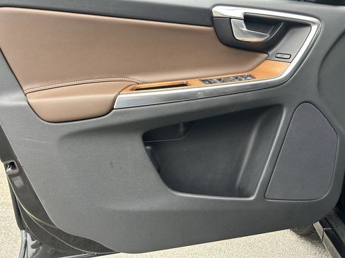 Used 2015 Volvo XC60 T6 Platinum w/ Climate Package image 39